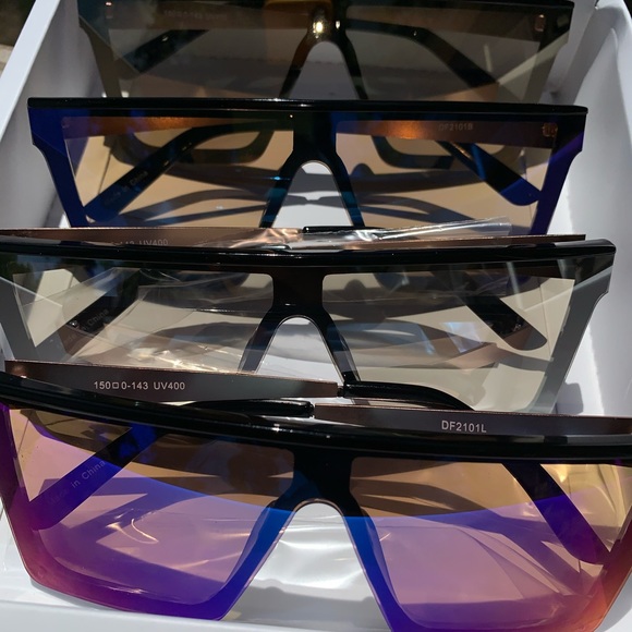 Oversized Shades - Picture 5 of 5